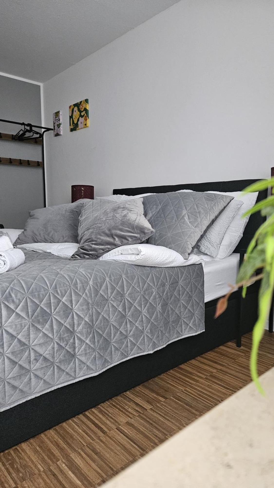 80 M2 Moderne Und Zentrale Wohnung In Hannover Mit Eigenem Parkplatz Εξωτερικό φωτογραφία